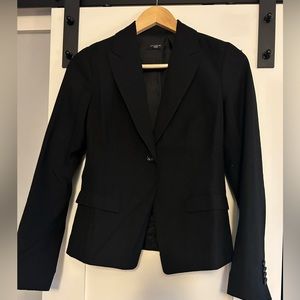 Ann Taylor Black Pant Suit, size 2